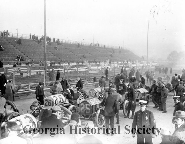 Savannah Challenge Race, 1911. From the Julian Quattlebaum Collection, 1908-1982 of the Georgia Historical Society. MS 2168-03-25-11.